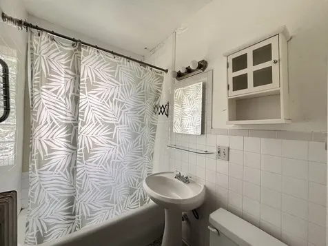 4202 West Cullom Avenue Chicago IL 60641