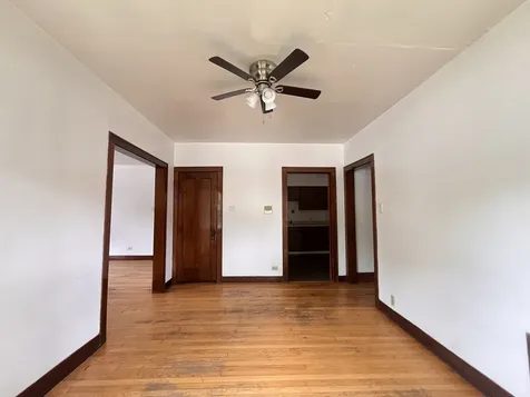 4202 West Cullom Avenue Chicago IL 60641