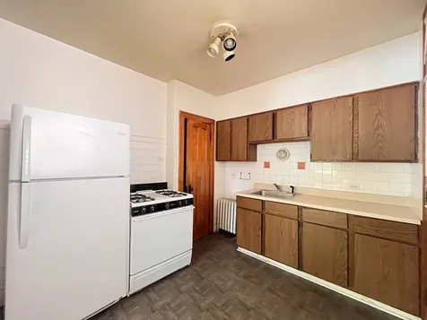 4202 West Cullom Avenue Chicago IL 60641