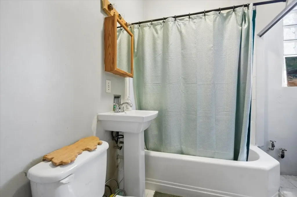 4435 South Campbell Avenue Chicago IL 60632
