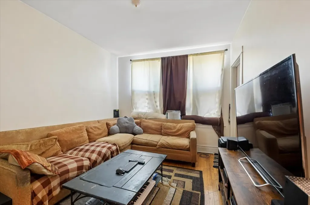 4435 South Campbell Avenue Chicago IL 60632