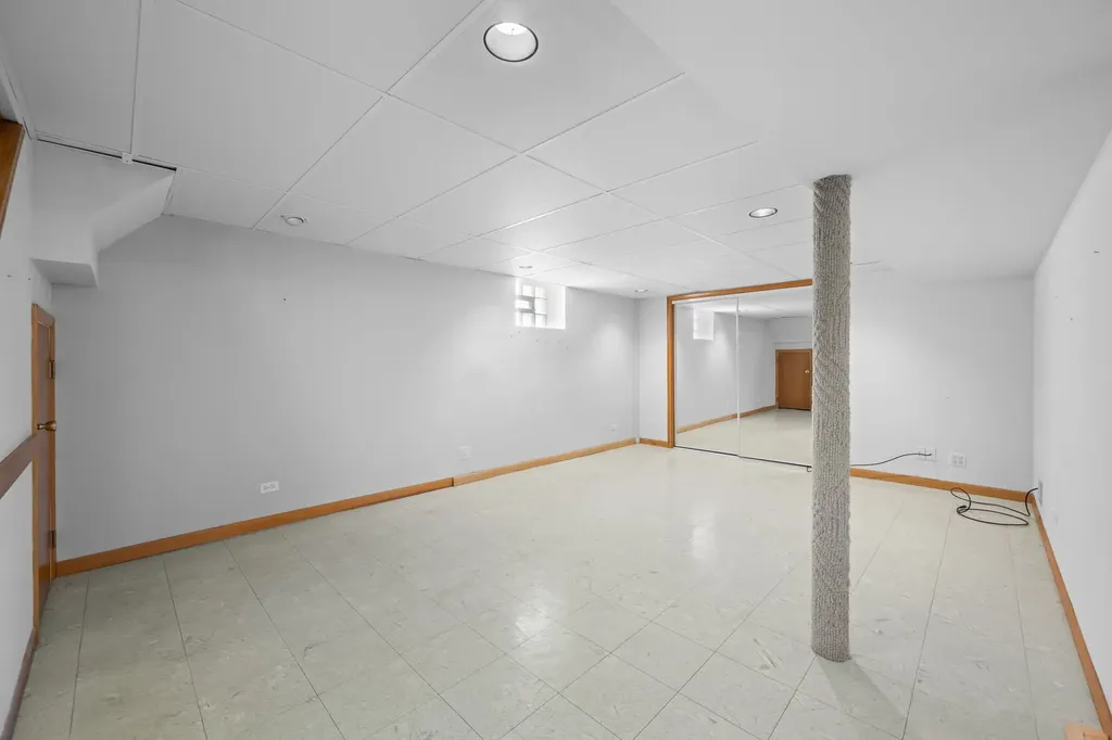 7419 West Howard Street Chicago IL 60631