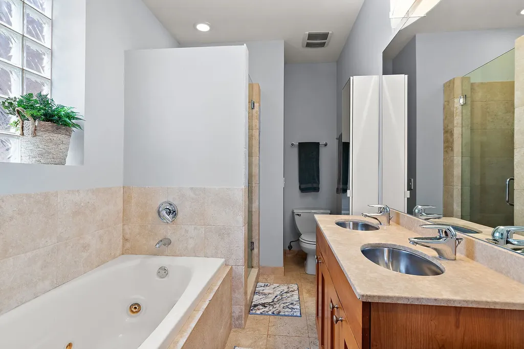 851 North Wolcott Avenue Chicago IL 60622