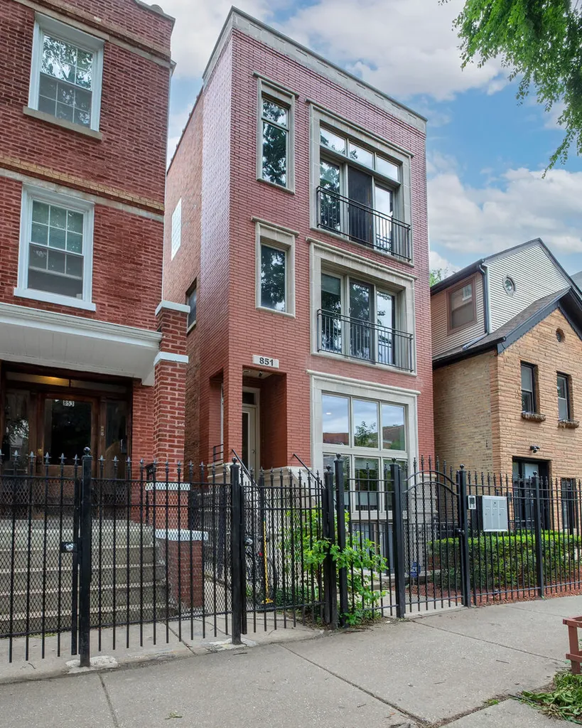 851 North Wolcott Avenue Chicago IL 60622