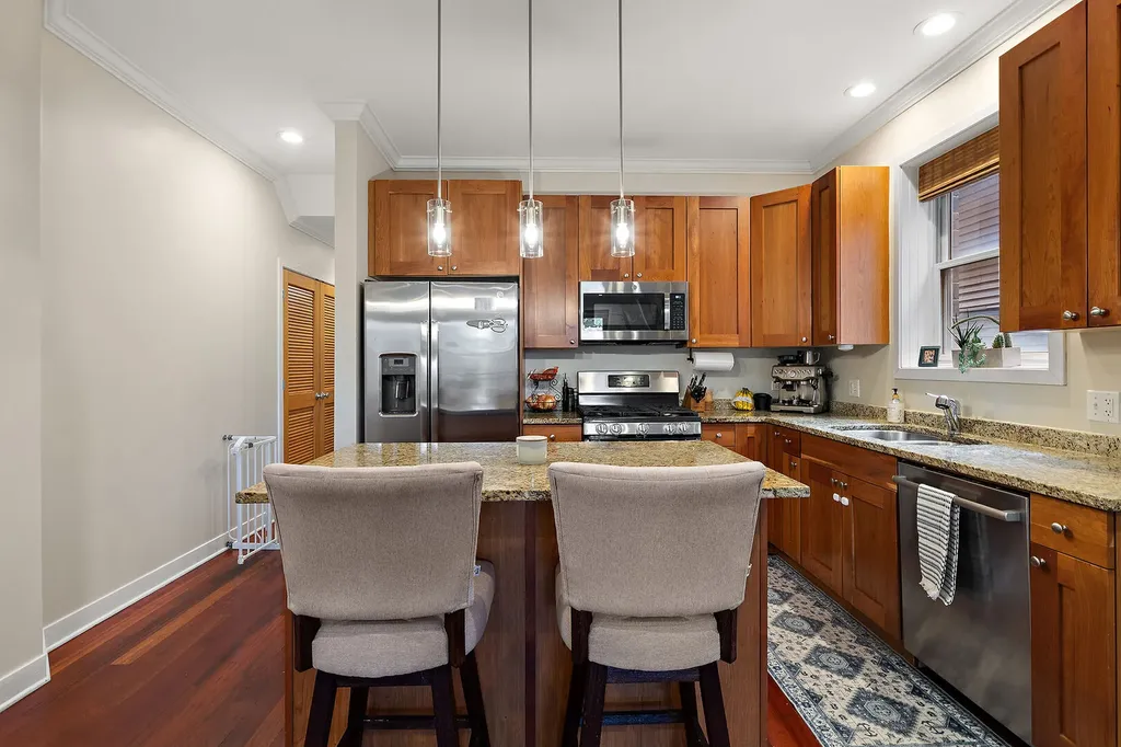851 North Wolcott Avenue Chicago IL 60622