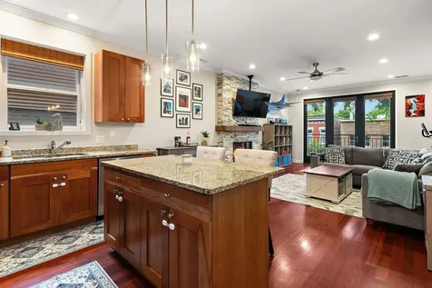 851 North Wolcott Avenue Chicago IL 60622