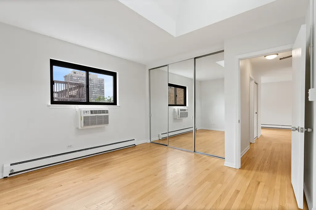 455 West Saint James Place Chicago IL 60614