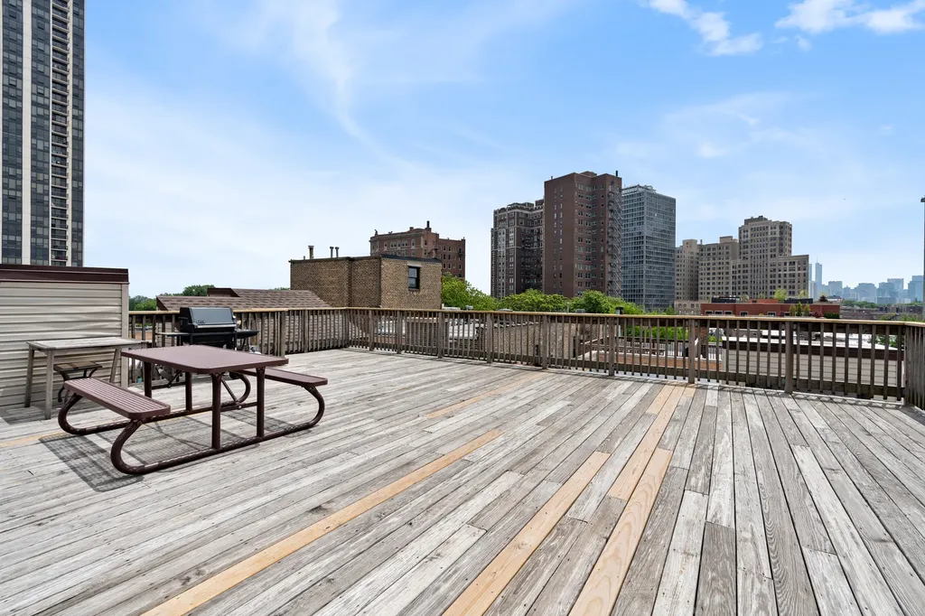 455 West Saint James Place Chicago IL 60614
