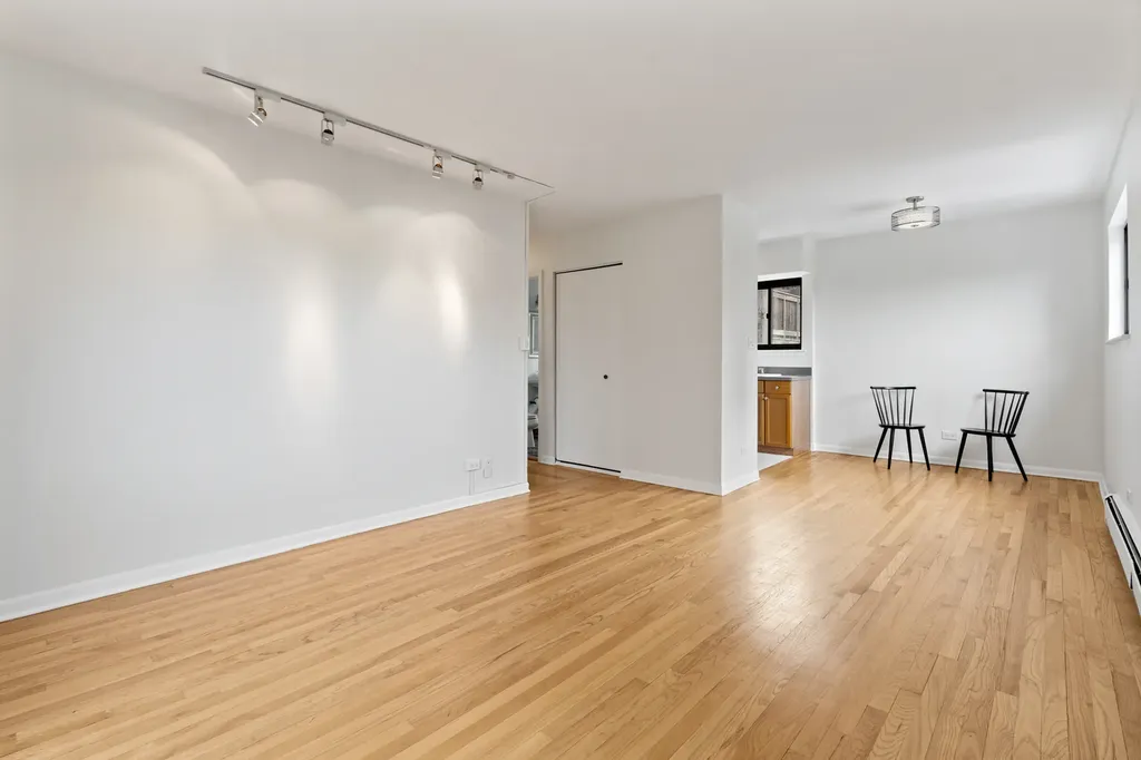455 West Saint James Place Chicago IL 60614