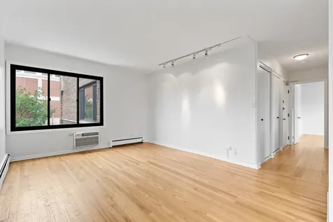 455 West Saint James Place Chicago IL 60614
