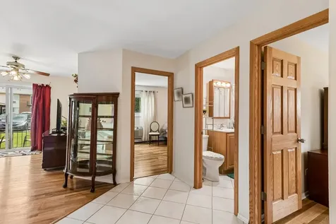 8924 Kenneth Drive Des Plaines IL 60016