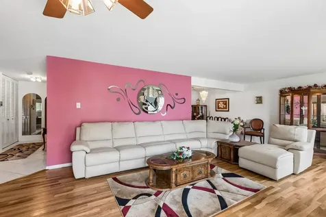 8924 Kenneth Drive Des Plaines IL 60016