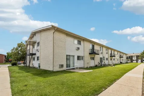 8924 Kenneth Drive Des Plaines IL 60016