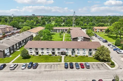 8924 Kenneth Drive Des Plaines IL 60016