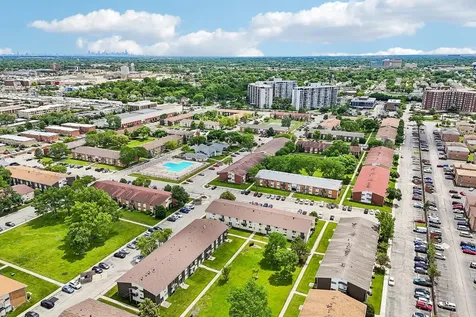 8924 Kenneth Drive Des Plaines IL 60016