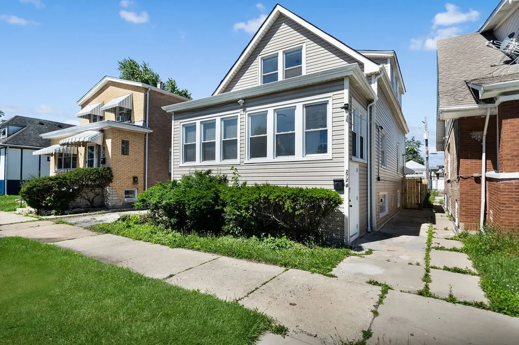 2724 North Mobile Avenue Chicago IL 60639