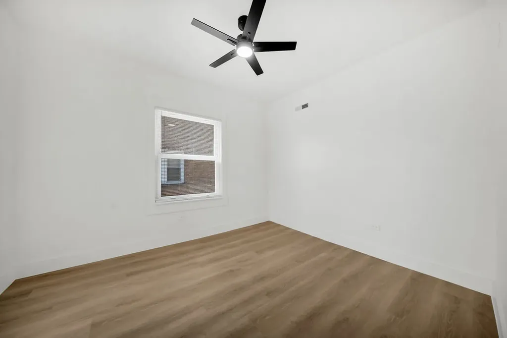 2724 North Mobile Avenue Chicago IL 60639