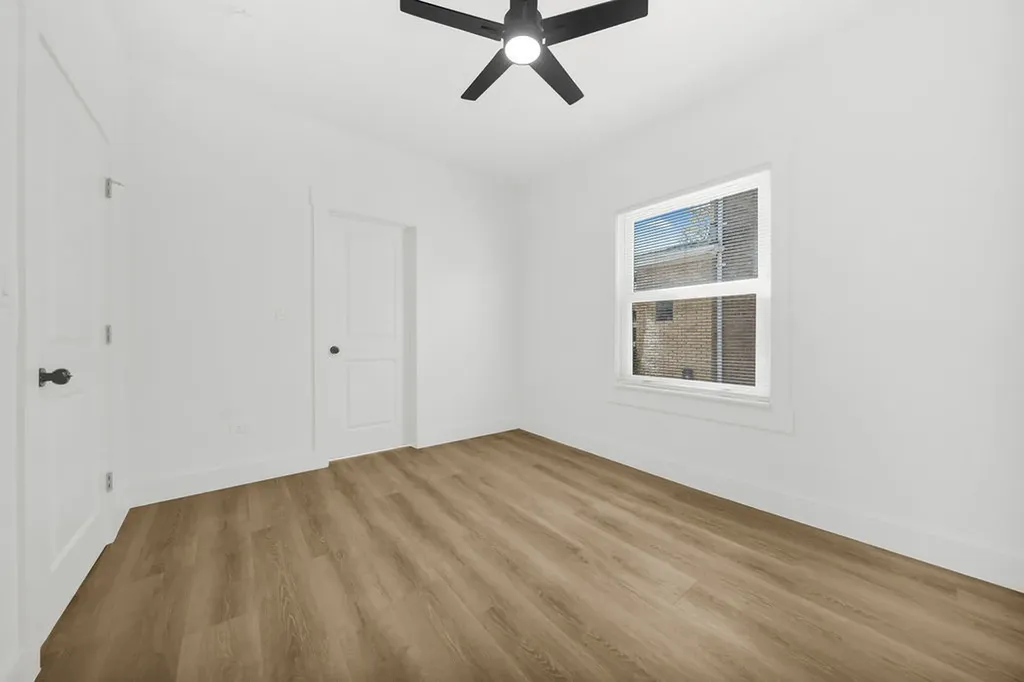 2724 North Mobile Avenue Chicago IL 60639