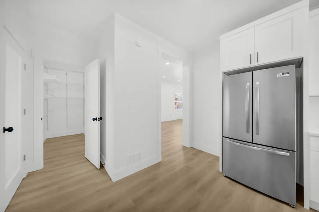 2724 North Mobile Avenue Chicago IL 60639