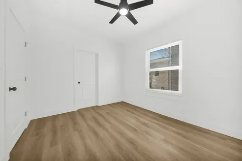 2724 North Mobile Avenue Chicago IL 60639
