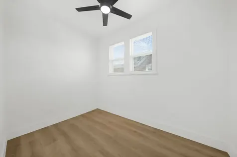 2724 North Mobile Avenue Chicago IL 60639