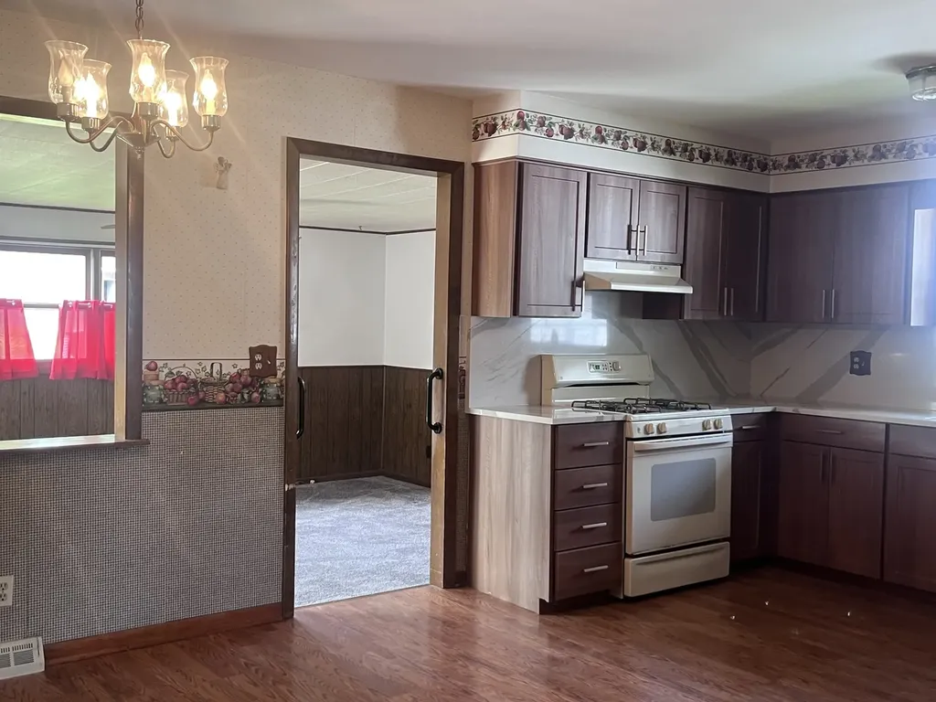 1221 Comet Drive Aurora IL 60505