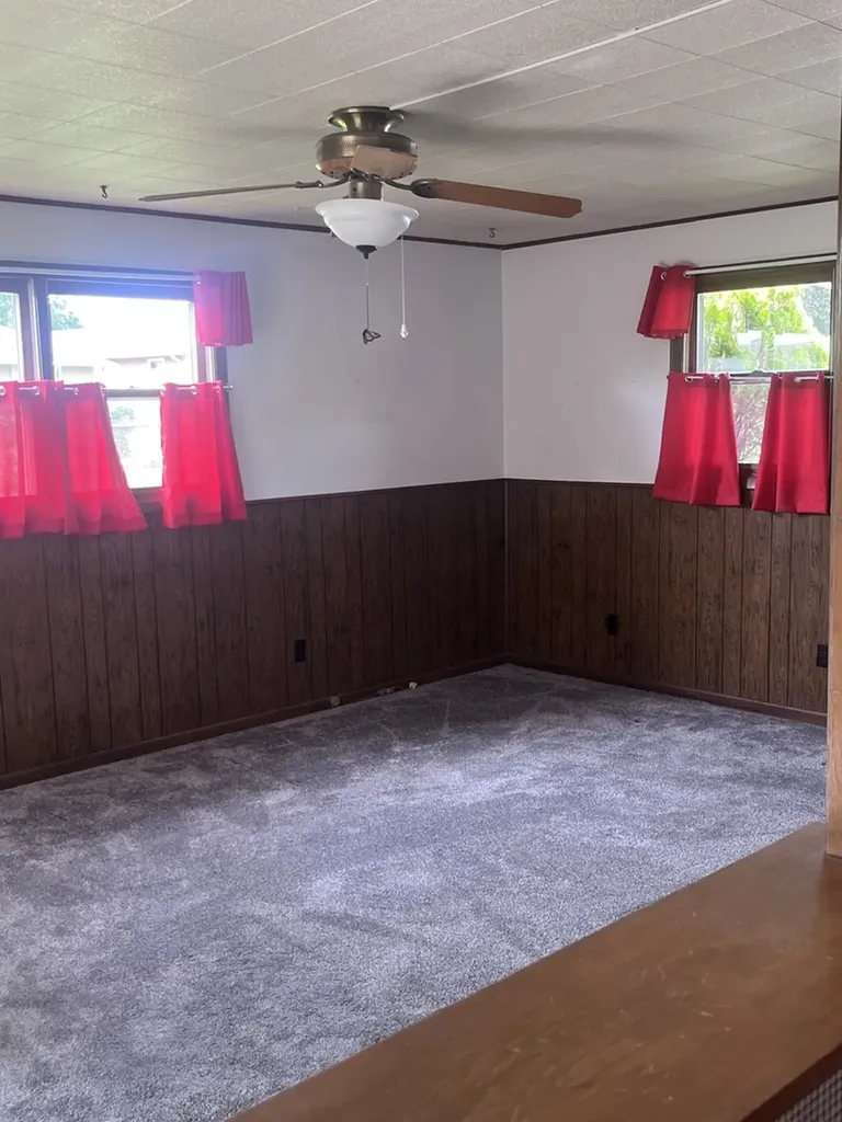 1221 Comet Drive Aurora IL 60505
