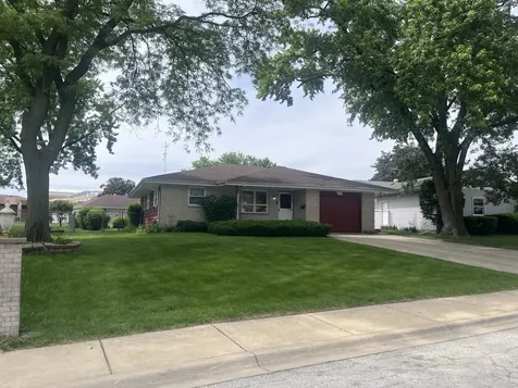 1221 Comet Drive Aurora IL 60505