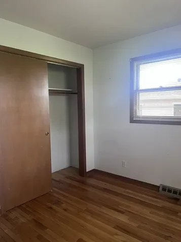 1221 Comet Drive Aurora IL 60505