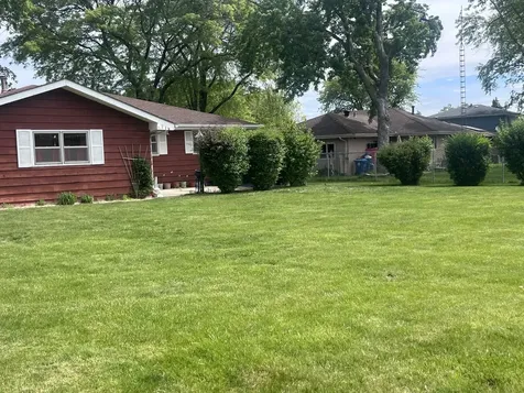 1221 Comet Drive Aurora IL 60505