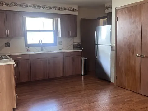 1221 Comet Drive Aurora IL 60505