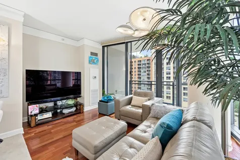 201 North Westshore Drive Chicago IL 60601