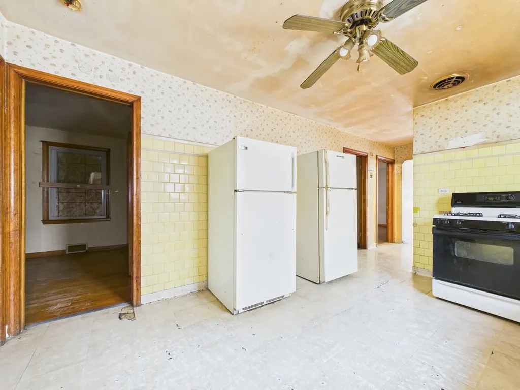 5208 South Long Avenue Chicago IL 60638