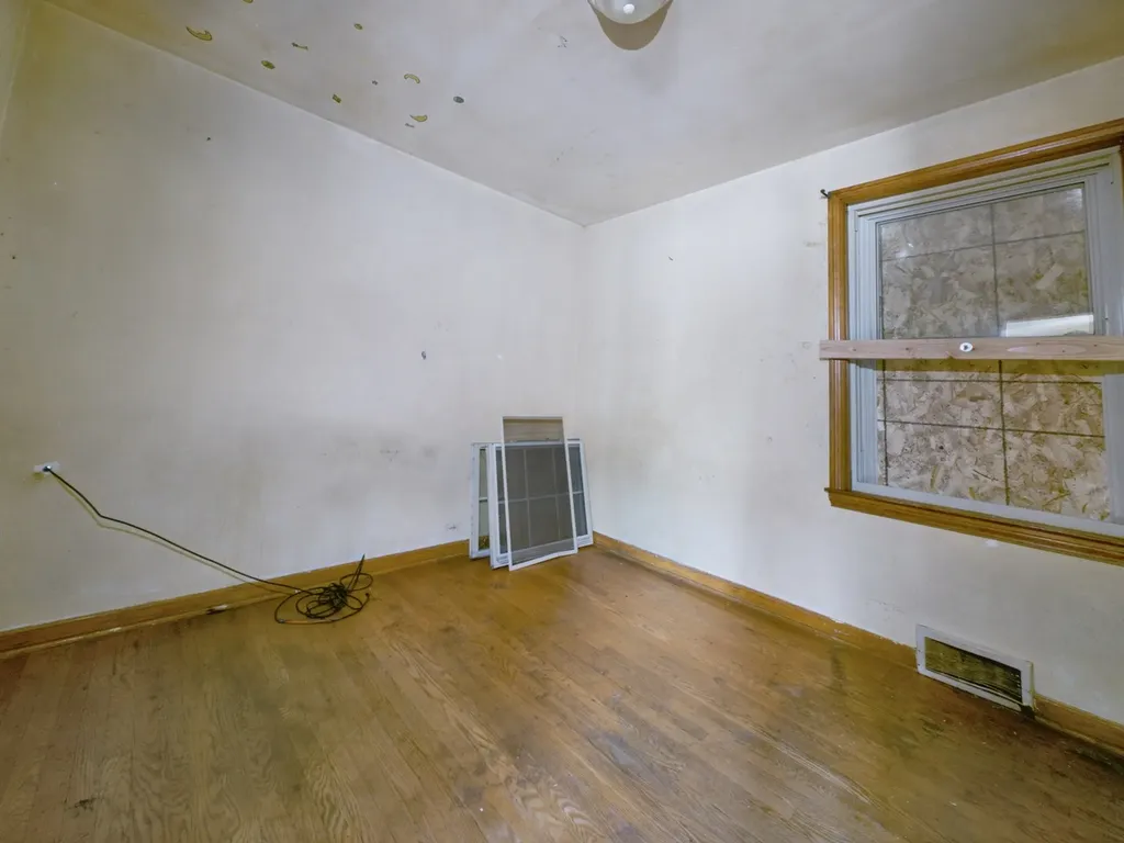 5208 South Long Avenue Chicago IL 60638