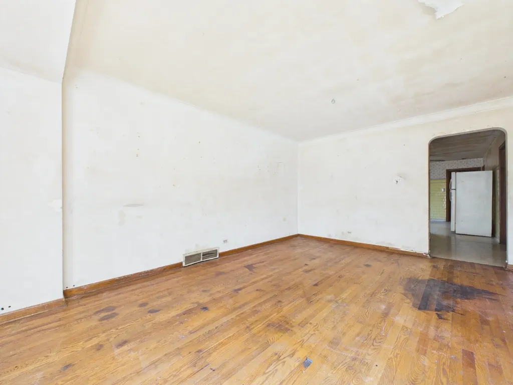 5208 South Long Avenue Chicago IL 60638