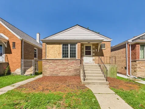 5208 South Long Avenue Chicago IL 60638