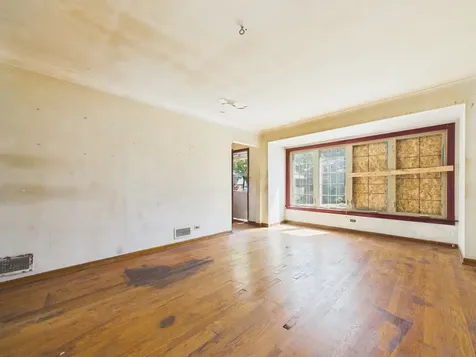 5208 South Long Avenue Chicago IL 60638