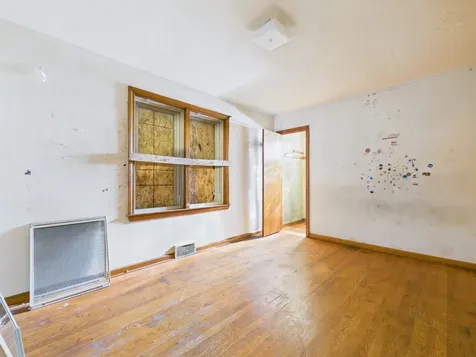5208 South Long Avenue Chicago IL 60638