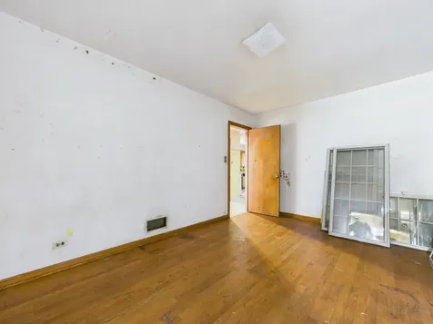 5208 South Long Avenue Chicago IL 60638