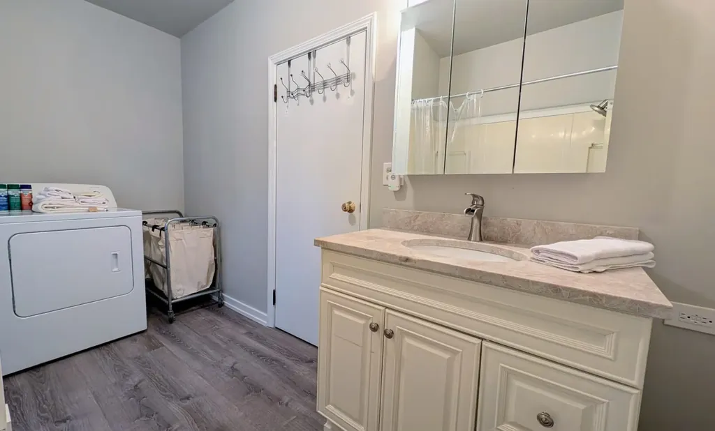652 South Main Street Naperville IL 60540