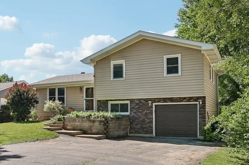 523 Maplewood Drive Antioch IL 60002