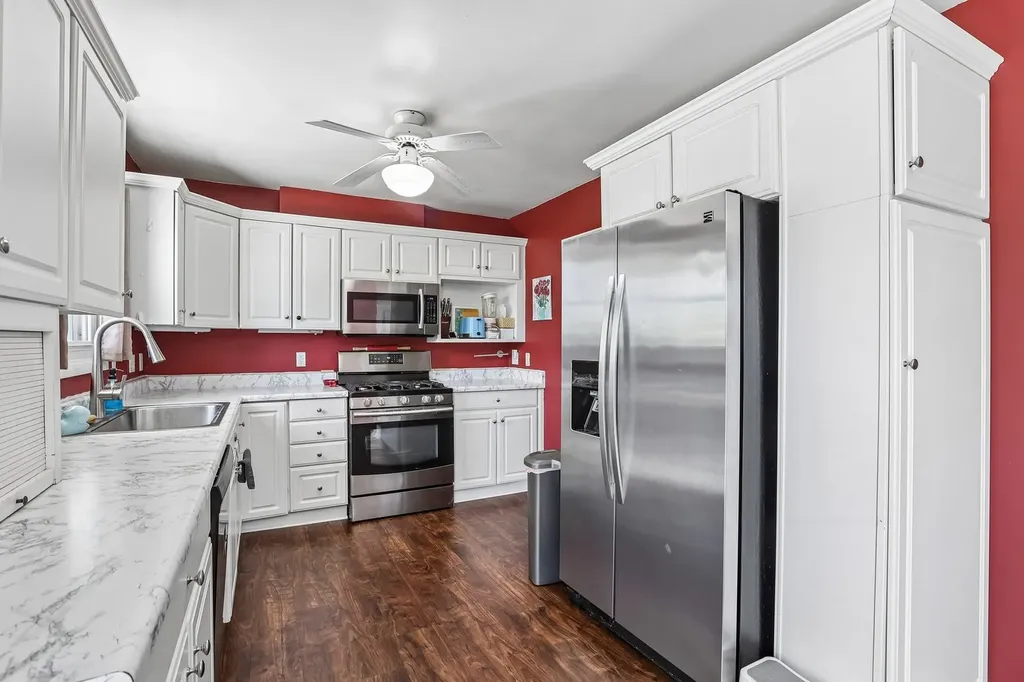 523 Maplewood Drive Antioch IL 60002