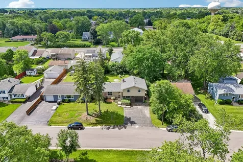 523 Maplewood Drive Antioch IL 60002