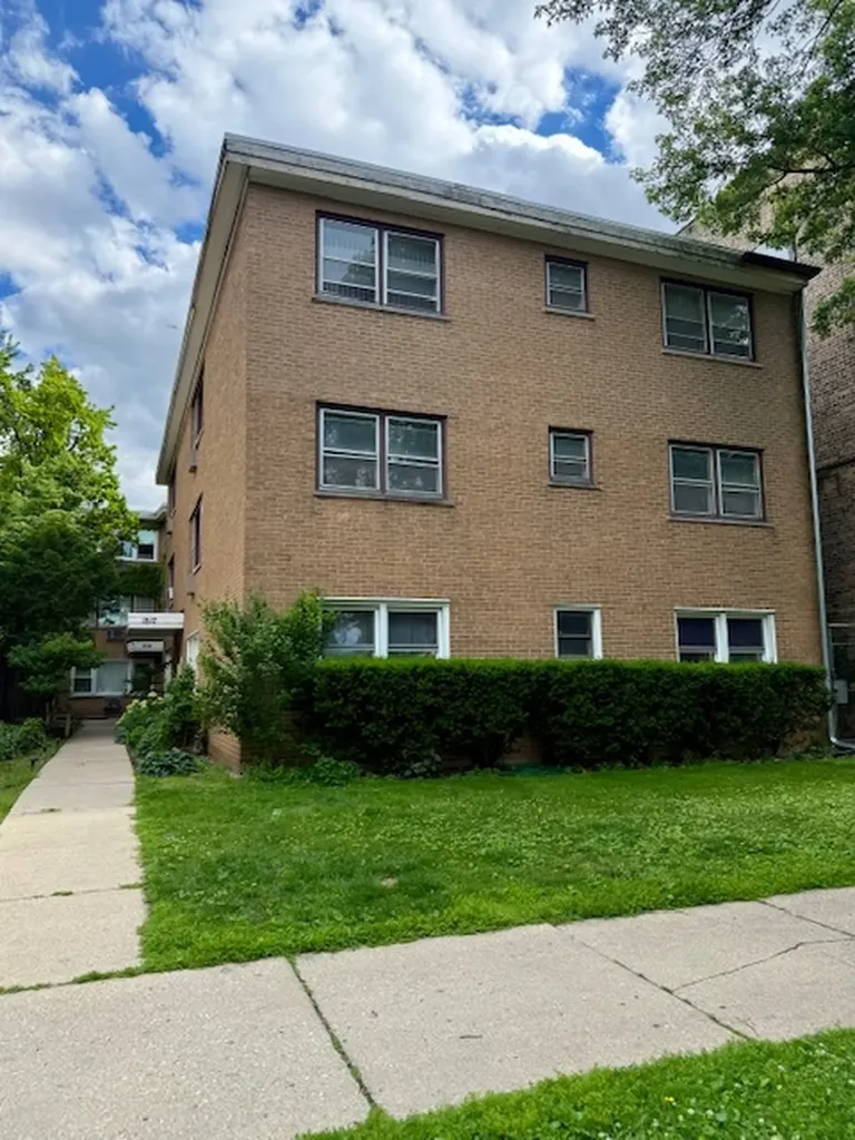 1517 West Lunt Avenue Chicago IL 60626