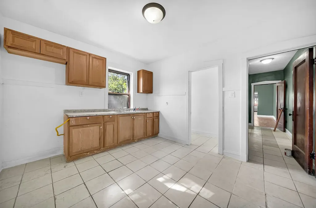 5759 South Campbell Avenue Chicago IL 60629