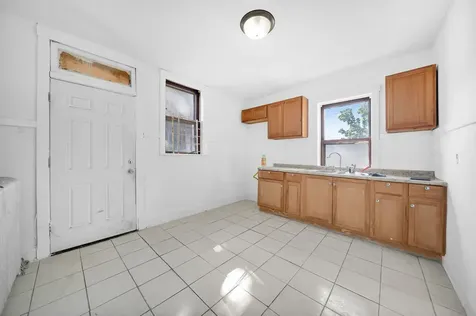 5759 South Campbell Avenue Chicago IL 60629