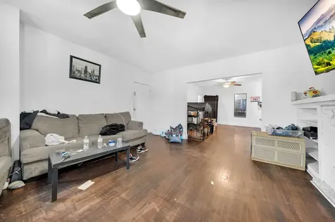 5759 South Campbell Avenue Chicago IL 60629