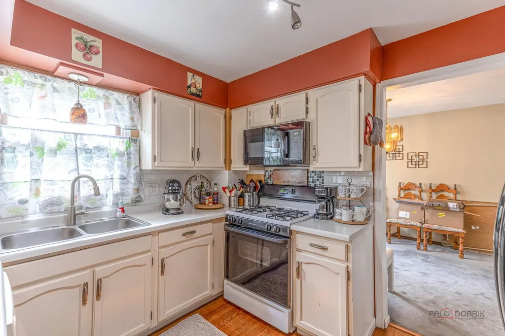 793 Santa Fe Court Carol Stream IL 60188
