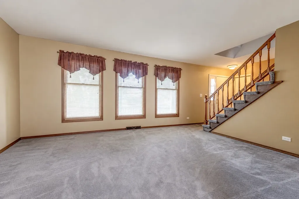 793 Santa Fe Court Carol Stream IL 60188