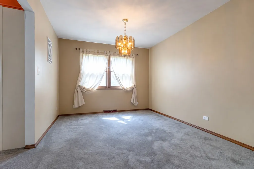 793 Santa Fe Court Carol Stream IL 60188